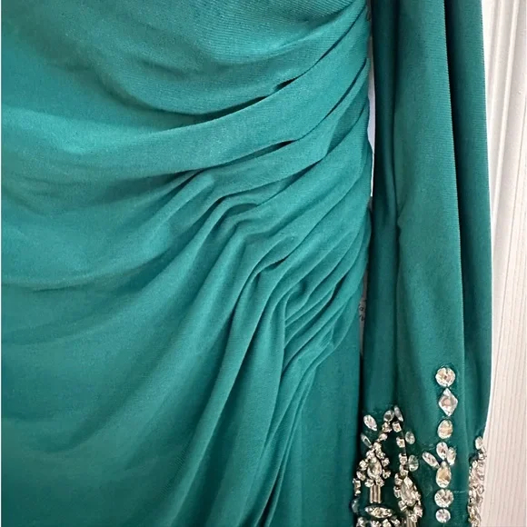 MAC DUGGAL BEADED CUFF DROP SHOULDER FAUX WRAP GOWN SIZE 0 EMERALD GREEN #12231 - Picture 12 of 14